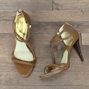 🤩 HOST PICK 🤩 Michael Kors Strappy Sandals